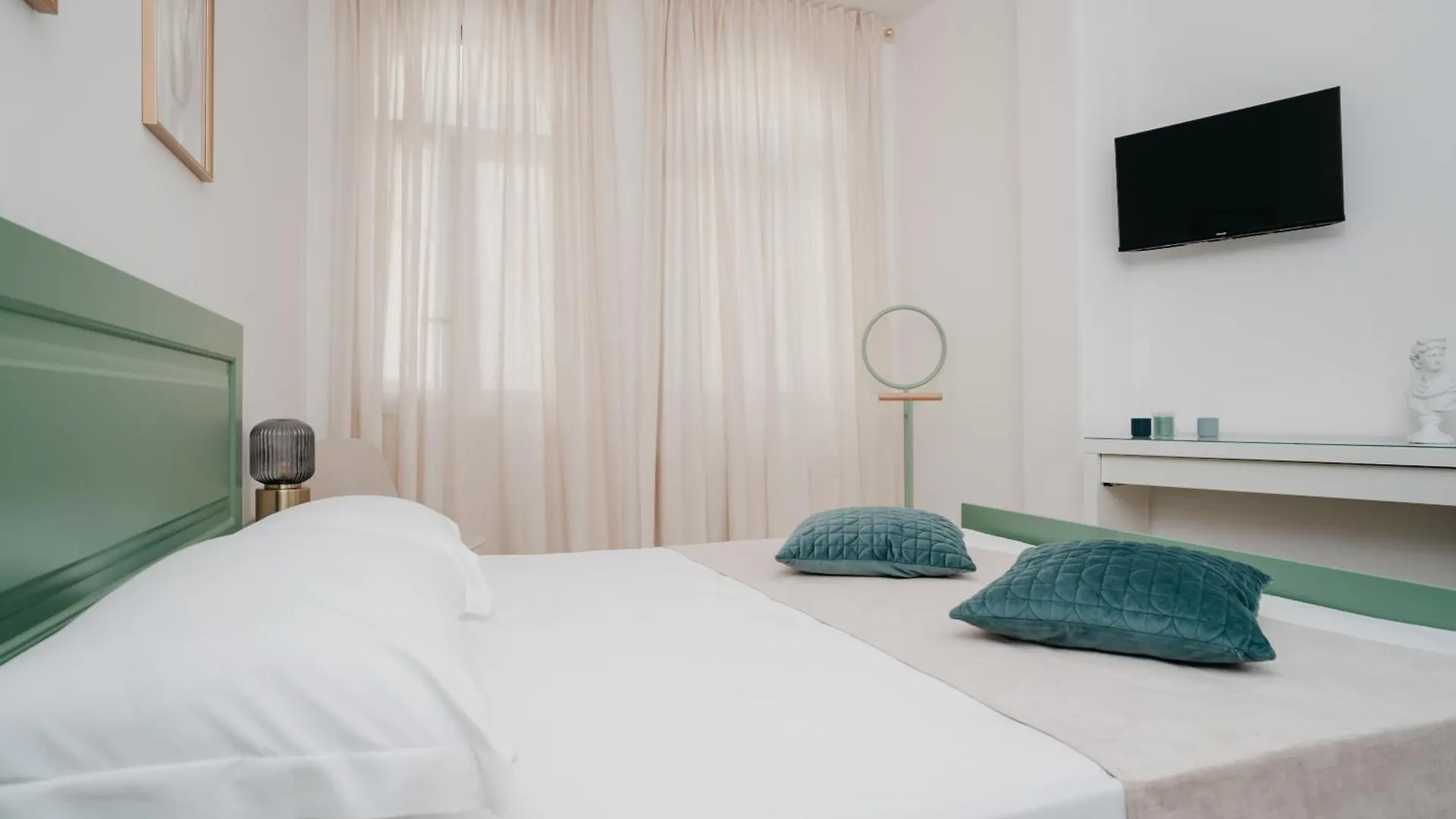 Апарт отель Il Cortile By Vista Napoli Апарт-отель Неаполь