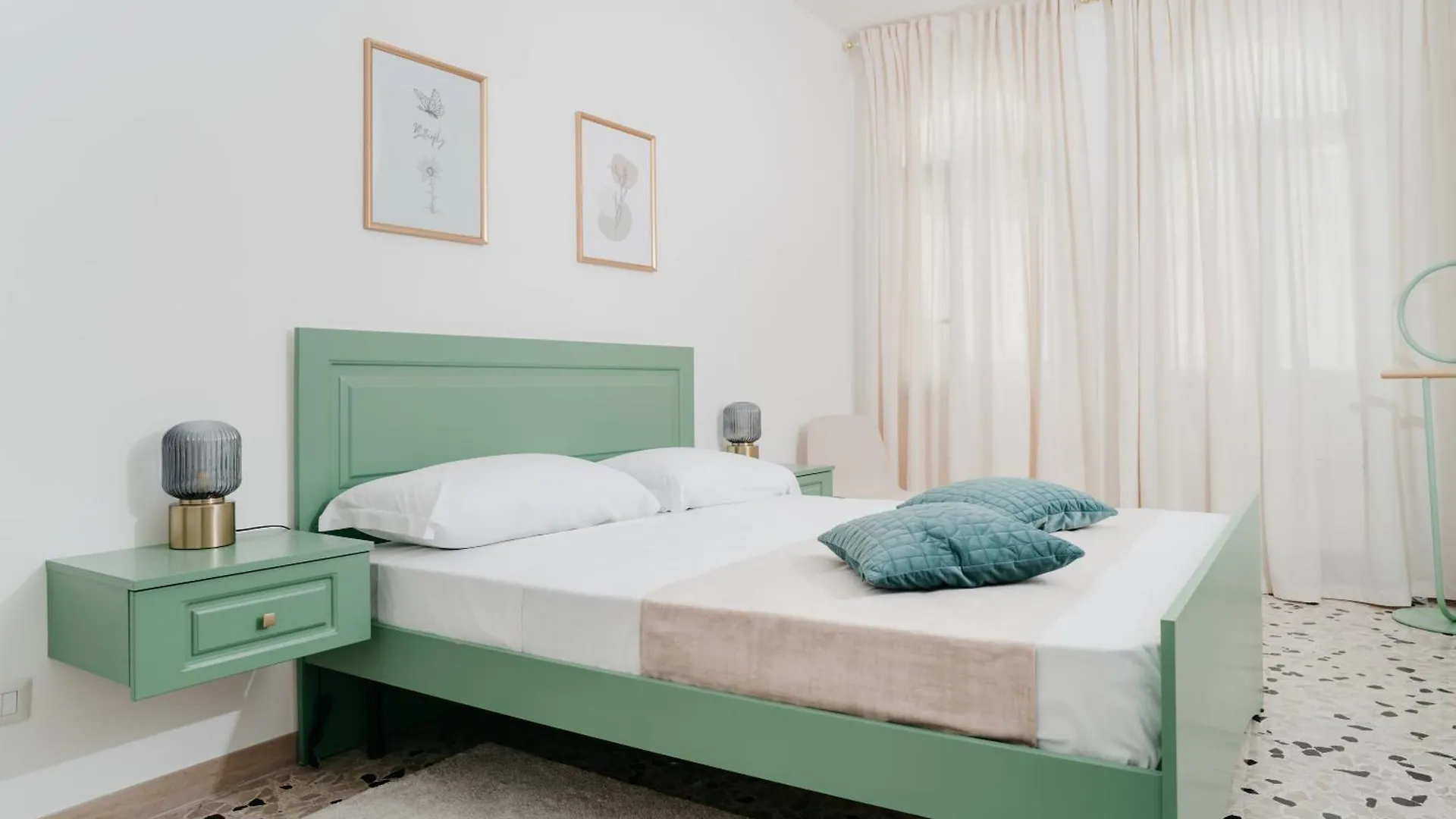 Апарт отель Il Cortile By Vista Napoli Апарт-отель