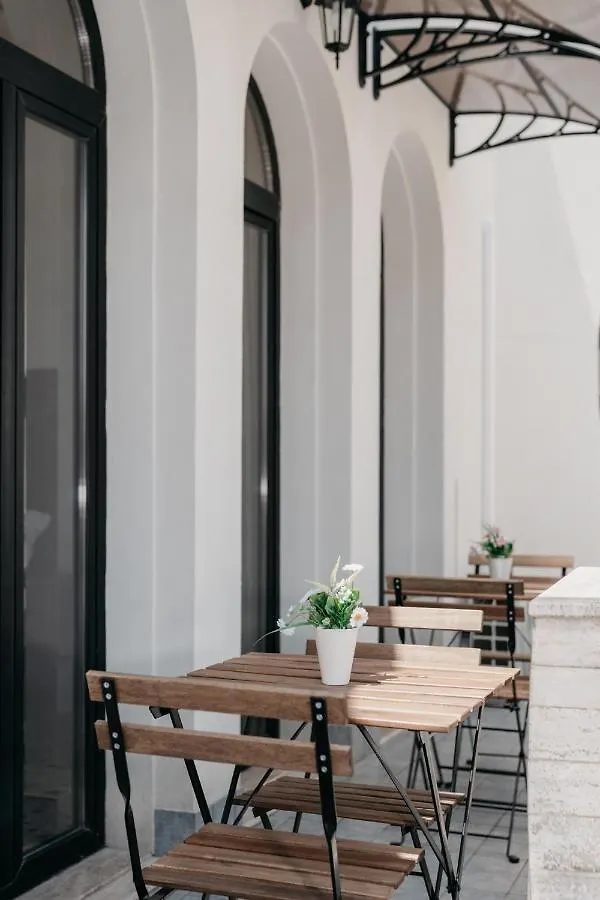 Il Cortile By Vista Napoli 0*, Naples Italy